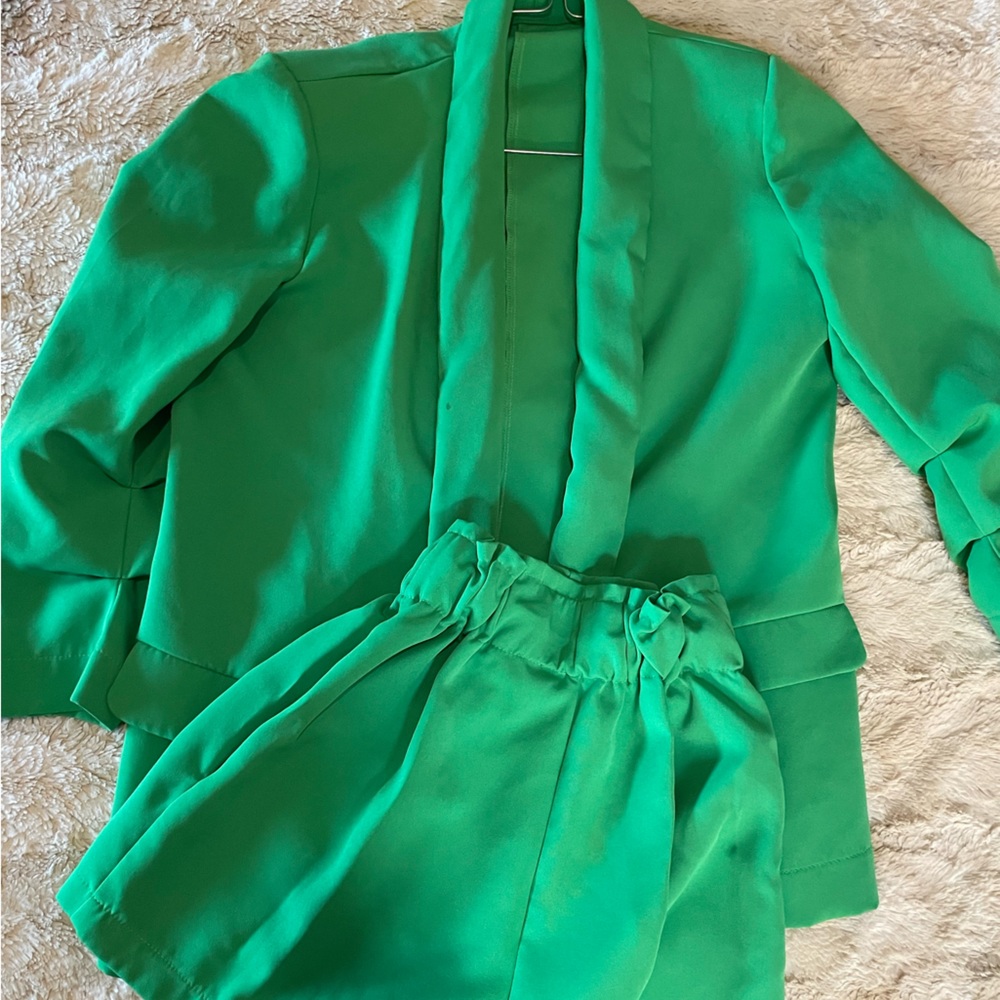 Green suit S